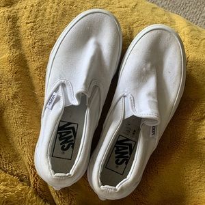 size 6 woman’s vans. worn a few times. washed once. 🛍make an offer🛍